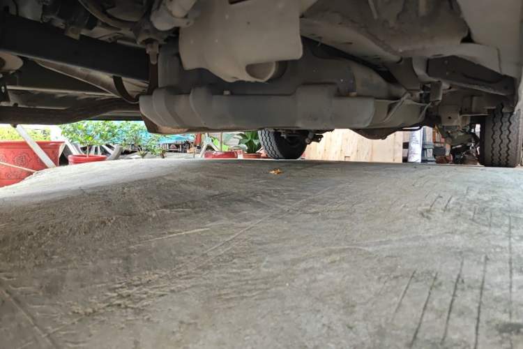Used Jinbei Grace 2016 2.0L Express Utility Model Chassis Front Left