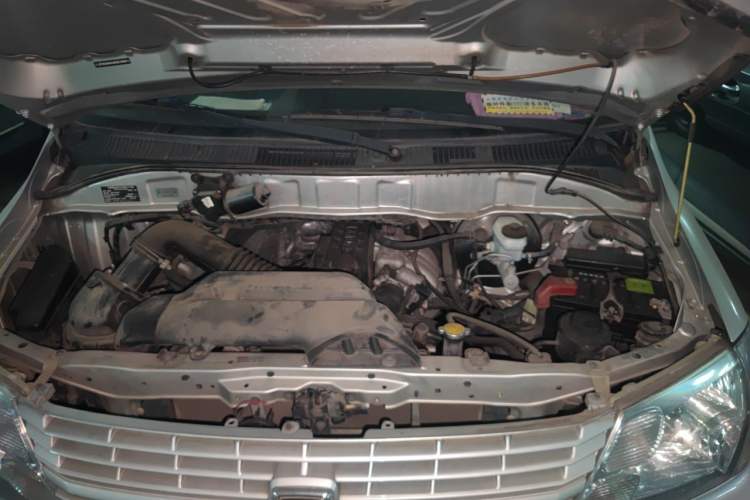 Used Jinbei Grace 2016 2.0L Standard Delivery Version Engine Bay
