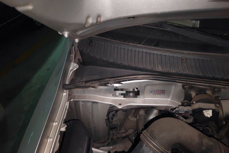 Used Jinbei Grace 2016 2.0L Standard Delivery Version Engine Bay Right