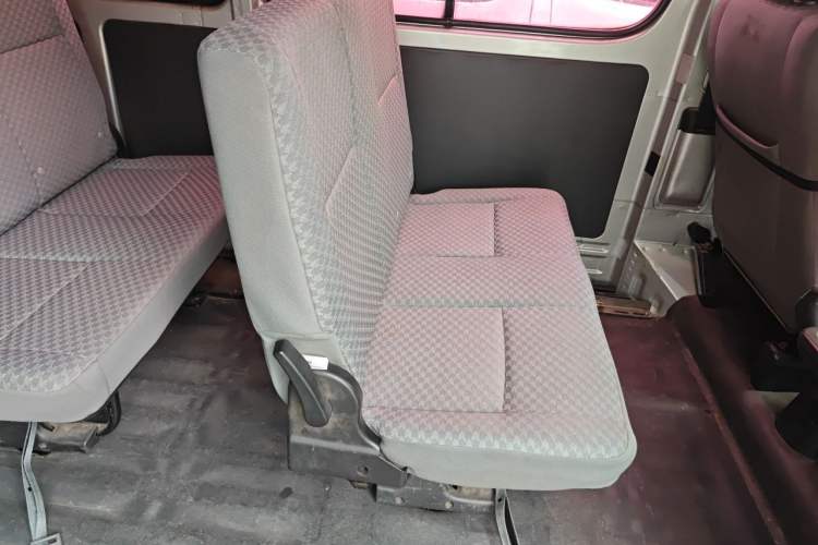 Used Jinbei Grace 2016 2.0L Express Utility Model Left Rear Seat