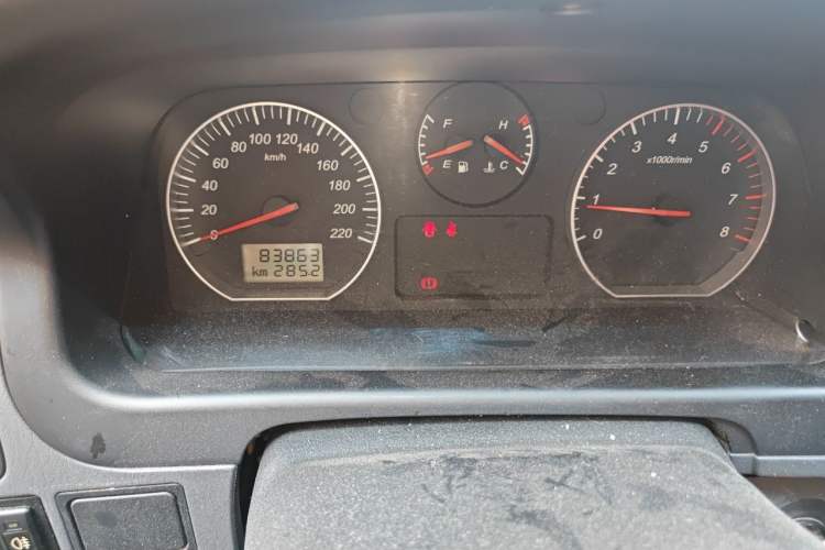 Used Jinbei Grace 2016 2.0L Express Utility Model Odometer Close Up