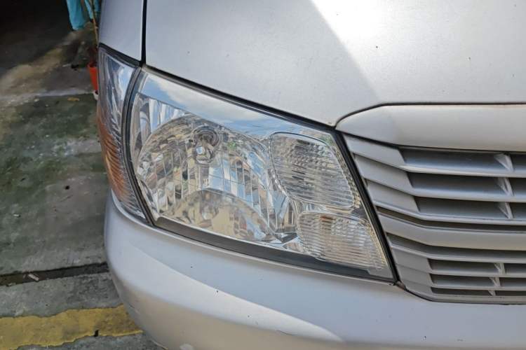 Used Jinbei Grace 2016 2.0L Express Utility Model Right Front Headlight