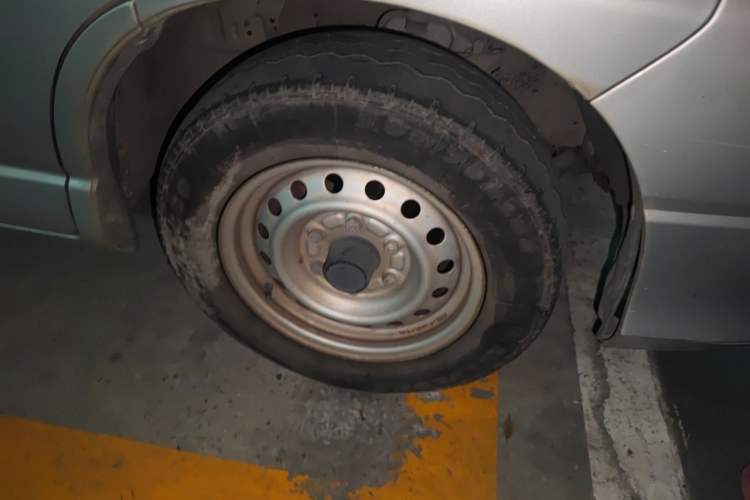 Used Jinbei Grace 2016 2.0L Standard Delivery Version Right Front Wheel Hub