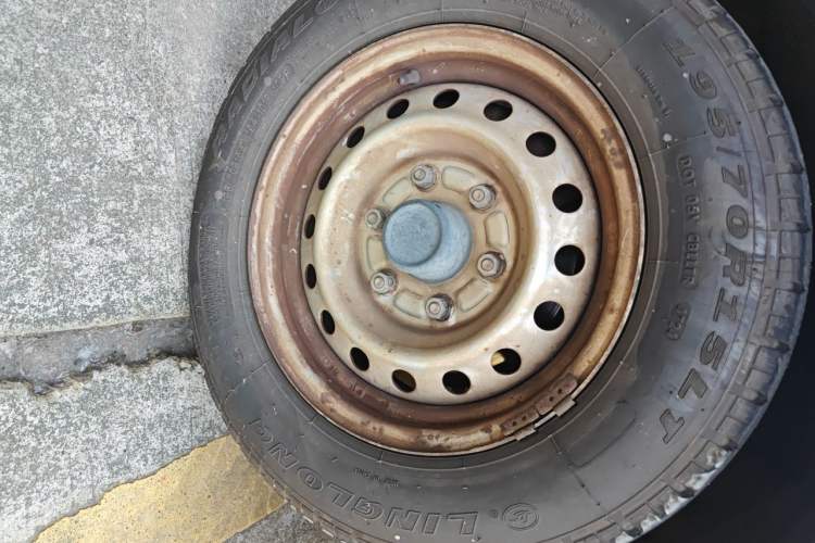 Used Jinbei Grace 2016 2.0L Express Utility Model Right Front Wheel Hub