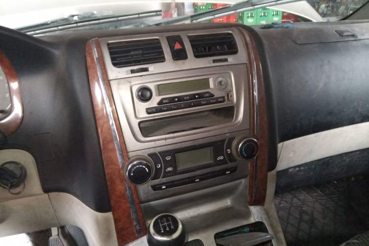 Used Jinbei Grace 2016 2.0L Express Utility Model Audio And AC Panel