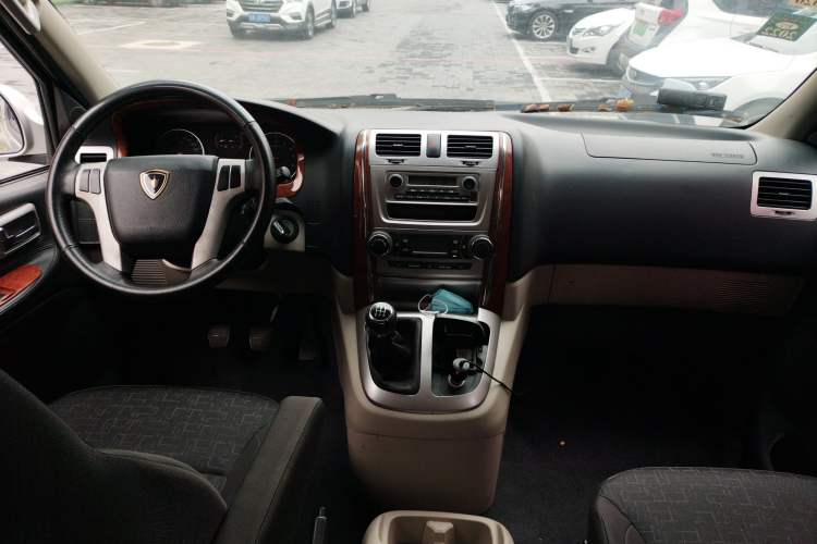 Used Jinbei Grace 2016 2.0L Classic Edition Luxury Long-Wheelbase 9-Seater Center Console