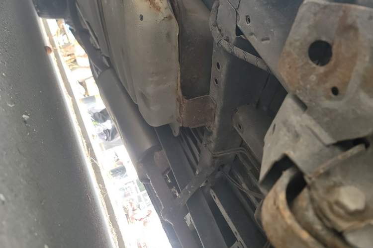 Used Jinbei Grace 2016 2.0L Express Utility Model Chassis Rear Left