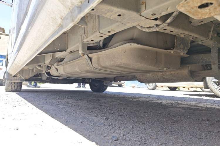 Used Jinbei Grace 2016 2.0L Express Utility Model Chassis Rear Left