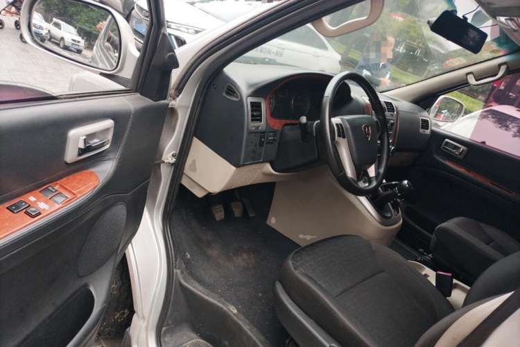 Used Jinbei Grace 2016 2.0L Classic Edition Luxury Long-Wheelbase 9-Seater Driver Seat