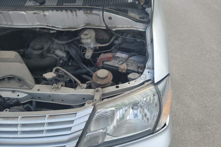 Used Jinbei Grace 2016 2.0L Express Utility Model Engine Bay Left