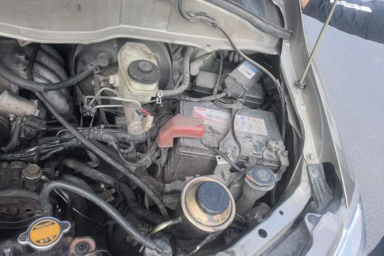 Used Jinbei Grace 2016 2.0L Express Utility Model Engine Bay Left