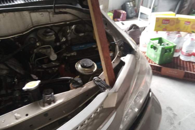 Used Jinbei Grace 2016 2.0L Express Utility Model Engine Bay Left