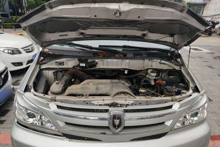 Used Jinbei Grace 2016 2.0L Classic Edition Luxury Long-Wheelbase 9-Seater Engine Bay