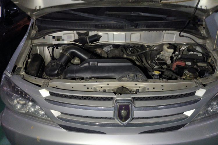 Used Jinbei Grace 2016 2.0L Express Comfort Model Engine Bay