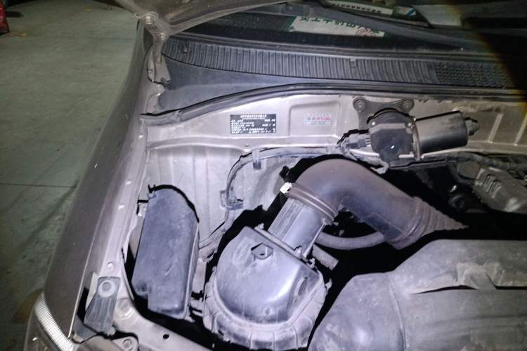 Used Jinbei Grace 2016 2.0L Express Utility Model Engine Bay Right