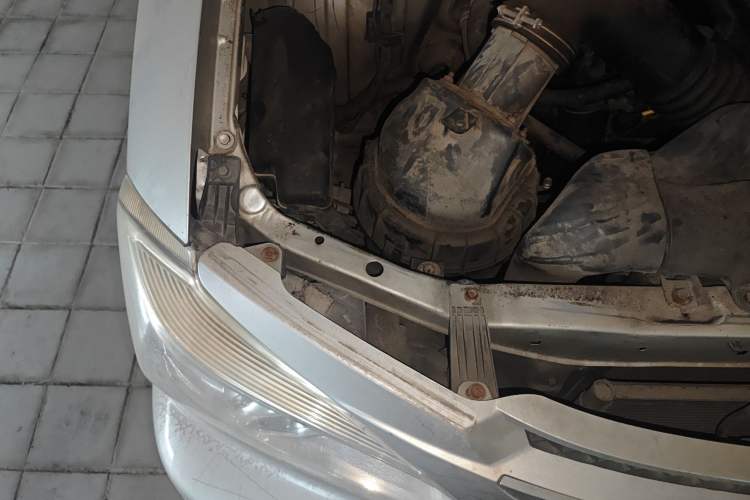 Used Jinbei Grace 2016 2.0L Express Comfort Model Engine Bay Right