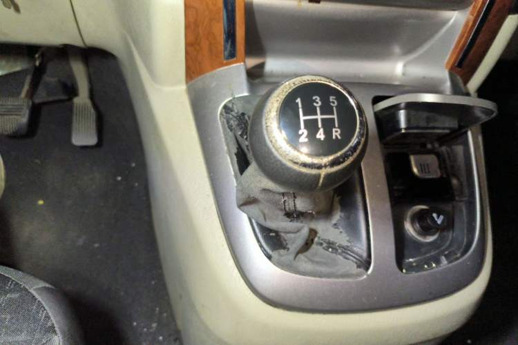 Used Jinbei Grace 2016 2.0L Express Comfort Model Gear Lever