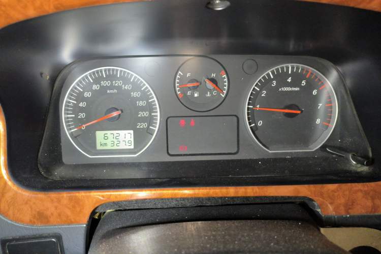 Used Jinbei Grace 2016 2.0L Express Comfort Model Instrument Cluster