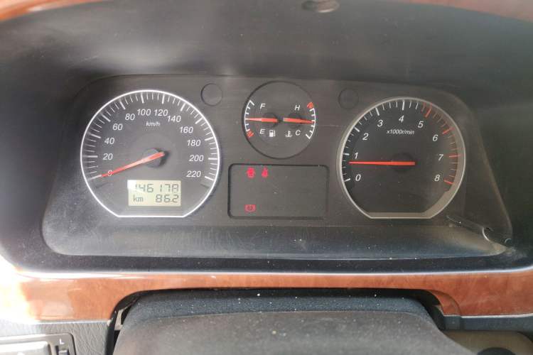 Used Jinbei Grace 2016 2.0L Classic Edition Luxury Long-Wheelbase 9-Seater Instrument Cluster