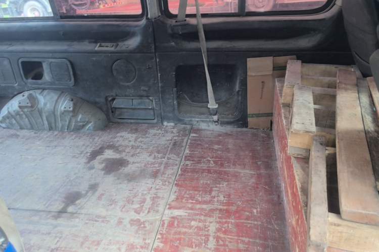 Used Jinbei Grace 2016 2.0L Express Utility Model Left Rear Seat