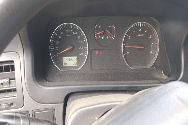 Used Jinbei Grace 2016 2.0L Express Utility Model Odometer Close Up