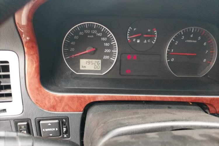 Used Jinbei Grace 2016 2.0L Classic Edition Luxury Long-Wheelbase 9-Seater Odometer Close Up