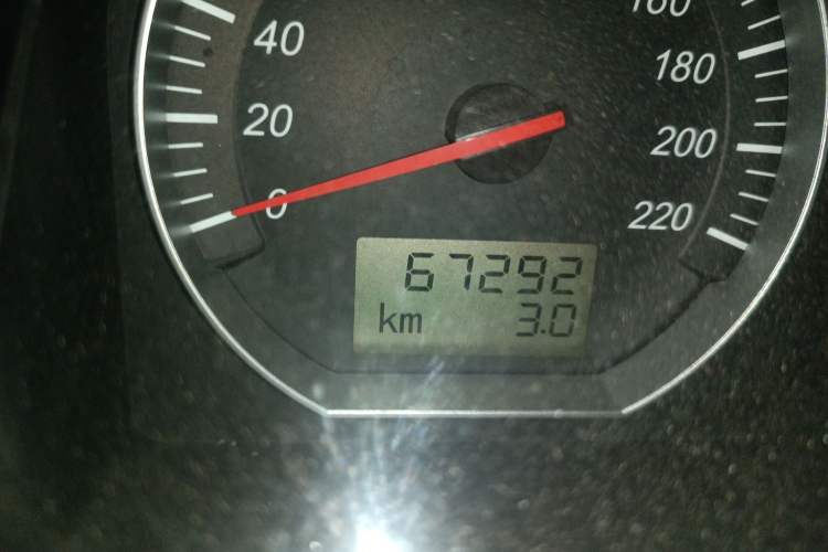 Used Jinbei Grace 2016 2.0L Express Utility Model Odometer Close Up
