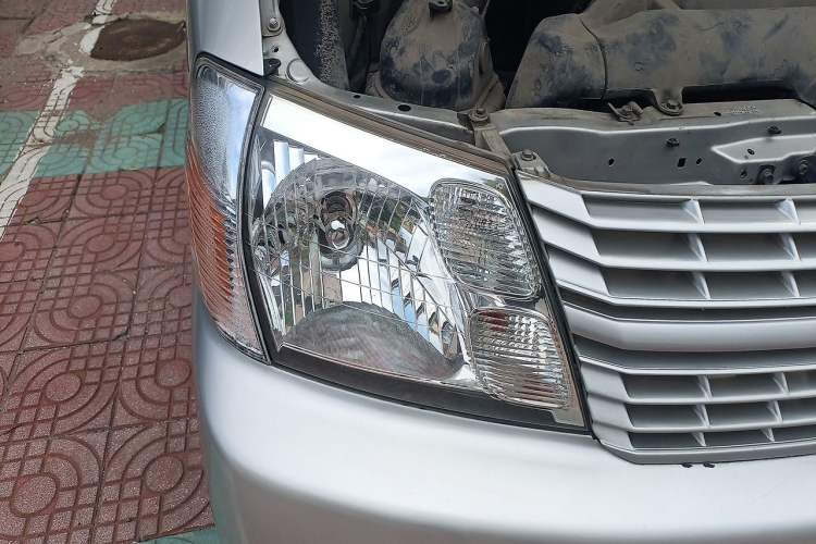 Used Jinbei Grace 2016 2.0L Express Utility Model Right Front Headlight