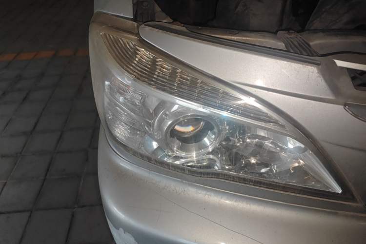 Used Jinbei Grace 2016 2.0L Express Comfort Model Right Front Headlight