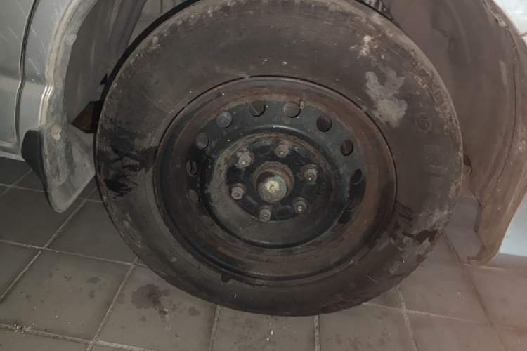 Used Jinbei Grace 2016 2.0L Express Comfort Model Right Front Wheel Hub