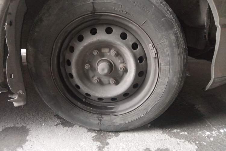 Used Jinbei Grace 2016 2.0L Express Utility Model Right Front Wheel Hub