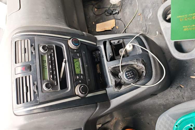 Used Jinbei Grace 2016 2.0L Express Utility Model Audio And AC Panel