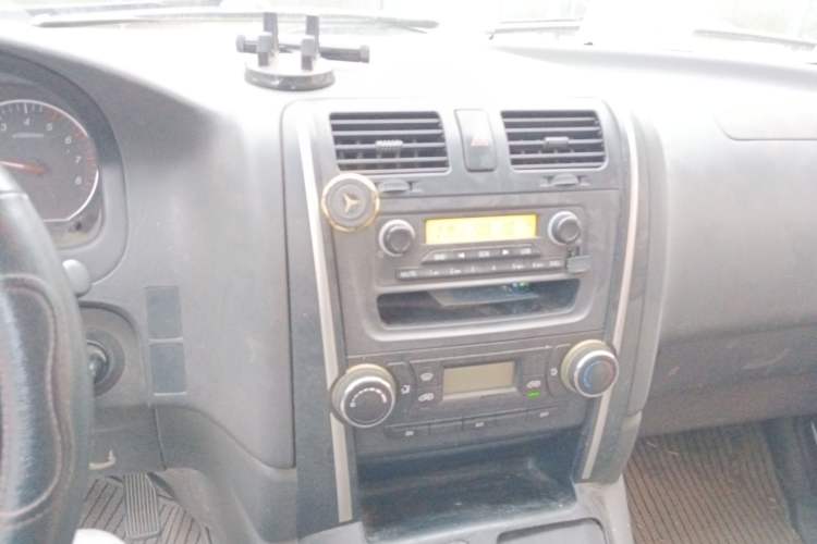 Used Jinbei Grace 2016 2.0L Standard Delivery Version Audio And AC Panel