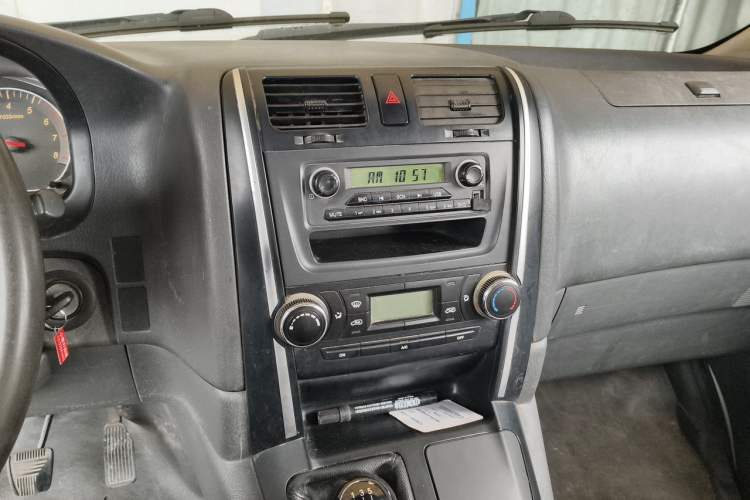 Used Jinbei Grace 2016 2.0L Express Utility Model Audio And AC Panel