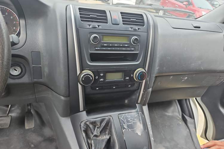 Used Jinbei Grace 2016 2.0L Express Utility Model Audio And AC Panel