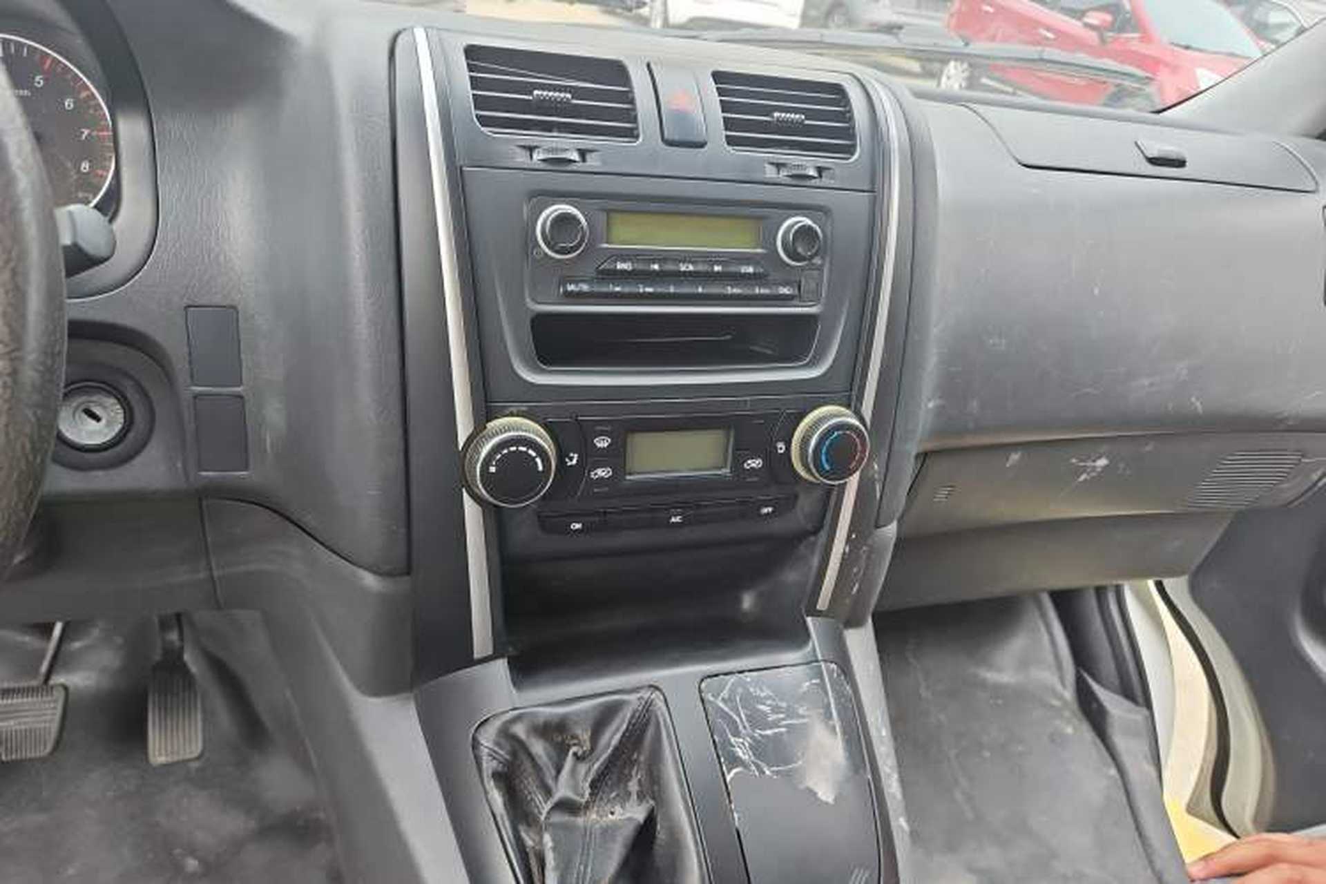 Used Jinbei Grace 2016 2.0L Express Utility Model Audio And AC Panel