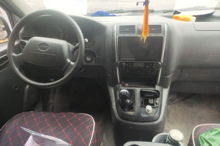 Used Jinbei Grace 2016 2.0L Standard Delivery Version Center Console