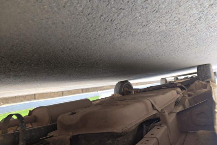 Used Jinbei Grace 2016 2.0L Express Utility Model Chassis Rear Left
