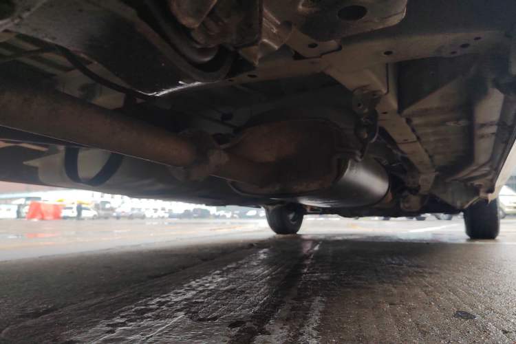 Used Jinbei Grace 2016 2.0L Express Utility Model Chassis Rear Right