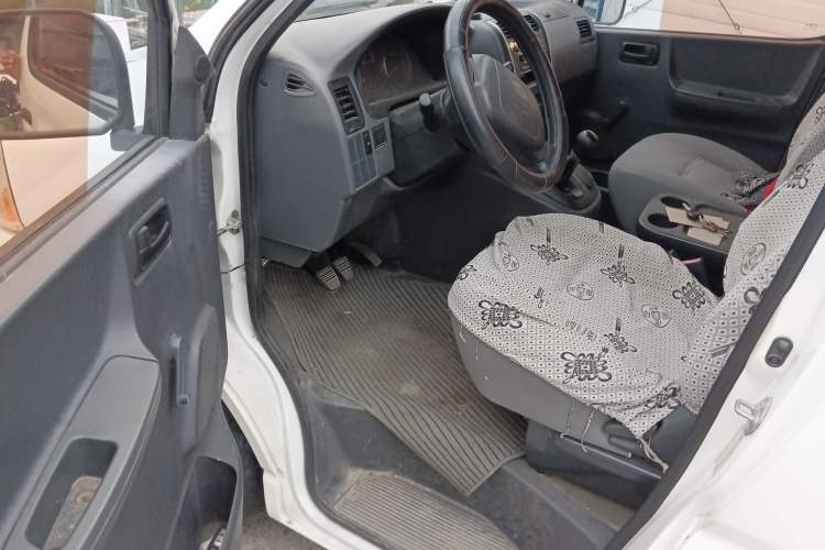 Used Jinbei Grace 2016 2.0L Standard Delivery Version Driver Seat