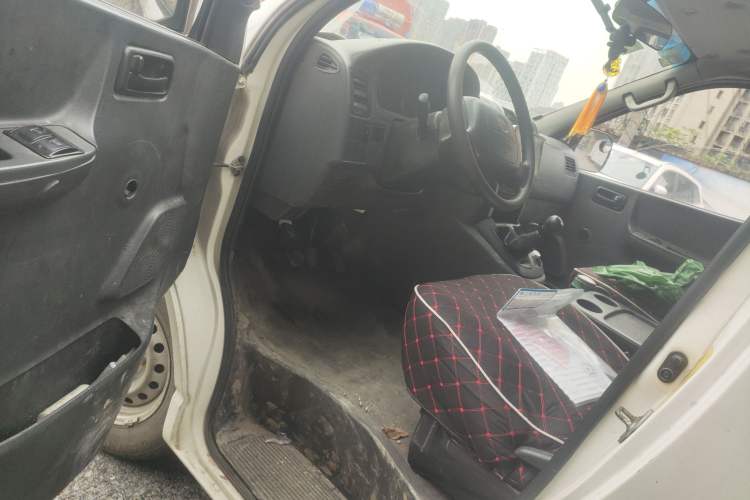 Used Jinbei Grace 2016 2.0L Standard Delivery Version Driver Seat