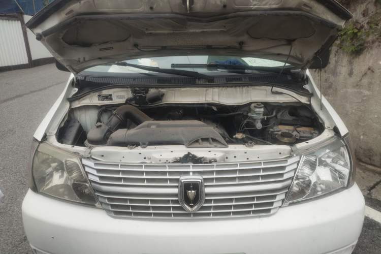 Used Jinbei Grace 2016 2.0L Standard Delivery Version Engine Bay