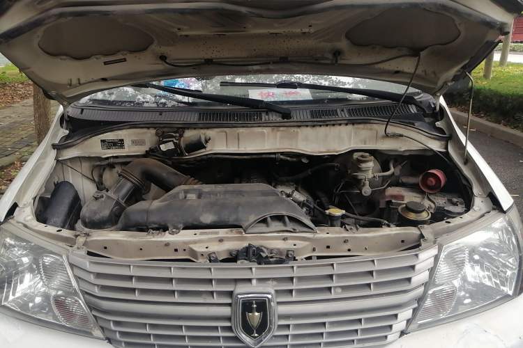 Used Jinbei Grace 2016 2.0L Standard Delivery Version Engine Bay