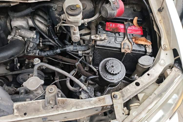 Used Jinbei Grace 2016 2.0L Express Utility Model Engine Bay Left