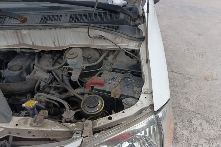 Used Jinbei Grace 2016 2.0L Standard Delivery Version Engine Bay Left
