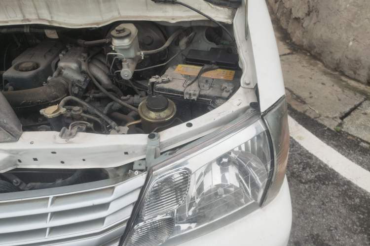 Used Jinbei Grace 2016 2.0L Standard Delivery Version Engine Bay Left