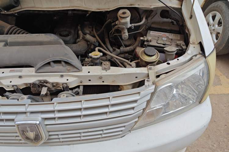 Used Jinbei Grace 2016 2.0L Express Utility Model Engine Bay Left
