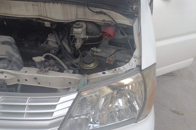 Used Jinbei Grace 2016 2.0L Standard Delivery Version Engine Bay Left
