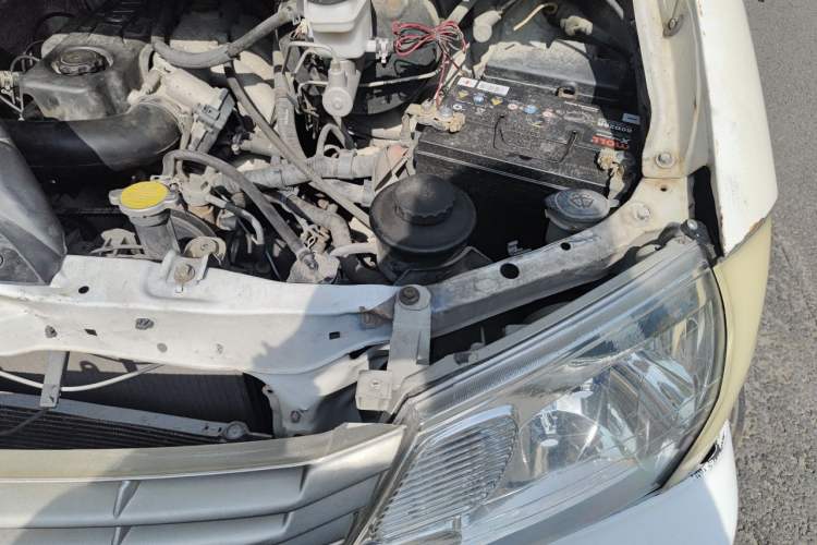 Used Jinbei Grace 2016 2.0L Express Utility Model Engine Bay Left