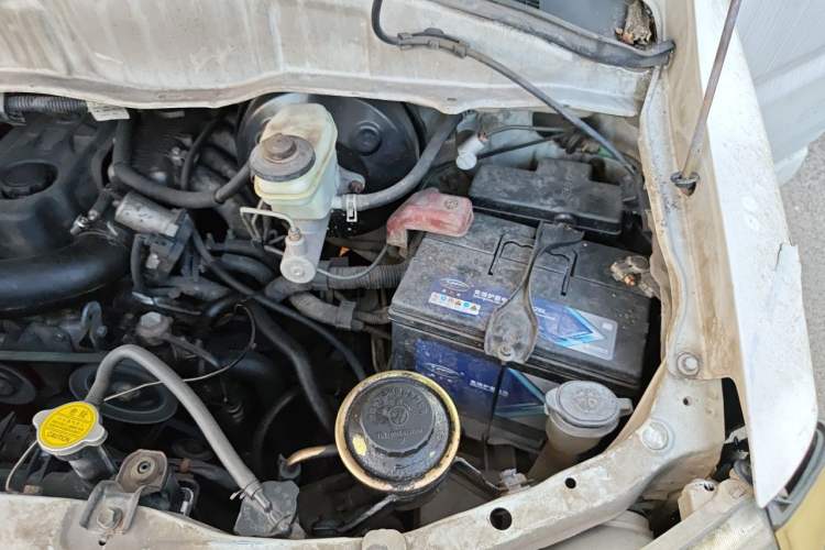 Used Jinbei Grace 2016 2.0L Express Utility Model Engine Bay Left